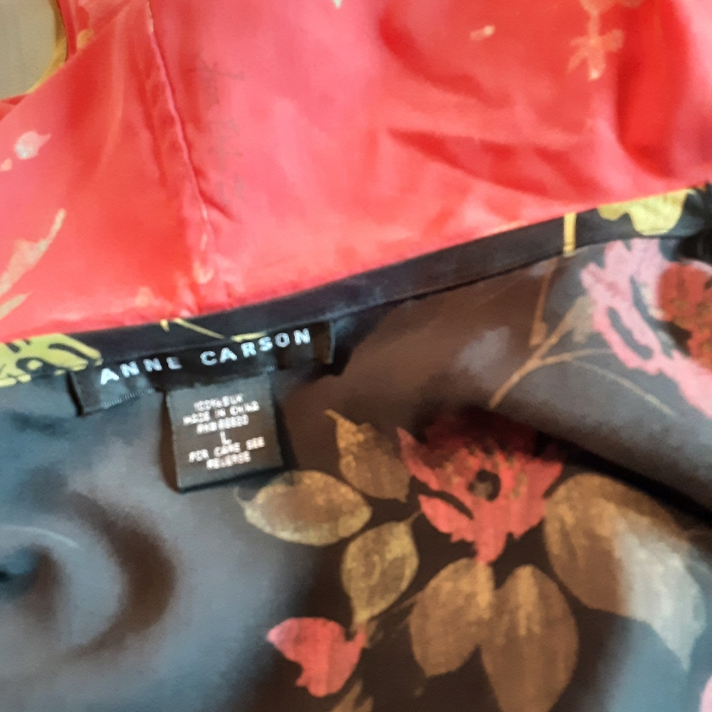 Anne Carson Black Floral Silk Hoodie - Picture 3 of 3